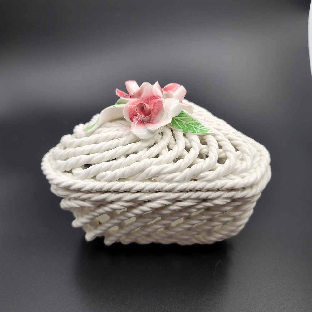 Vintage Levante Woven Porcelain Triangle Lidded Trinket Box Pink‎ Roses Floral